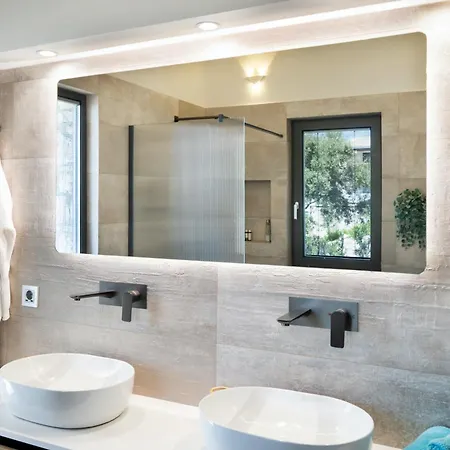 Grey Sea View Estate - Luxury With Private Pool & Plunge Pool לינה וארוחת בוקר 4*
