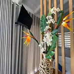 Grey Sea View Estate - Luxury With Private Pool & Plunge Pool 住宿加早餐酒店 4*