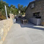 Grey Sea View Estate - Luxury With Private Pool & Plunge Pool