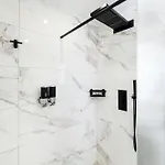 Grey Sea View Estate - Luxury With Private Pool & Plunge Pool 住宿加早餐酒店