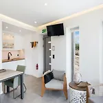 Grey Sea View Estate - Luxury With Private Pool & Plunge Pool 住宿加早餐酒店 Katouna