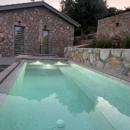 Grey Sea View Estate - Luxury With Private Pool & Plunge Pool Bed & Breakfast