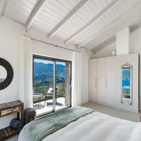 Grey Sea View Estate - Luxury With Private Pool & Plunge Pool 住宿加早餐酒店 4*