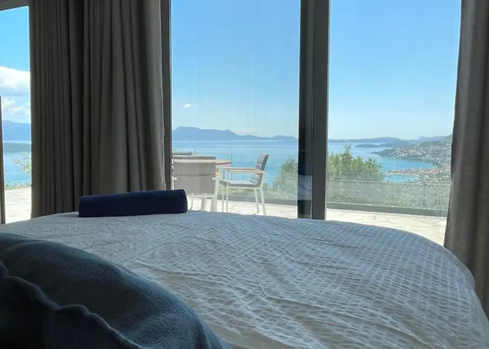 Grey Sea View Estate - Luxury Villas With Private Pool & Plunge Pool