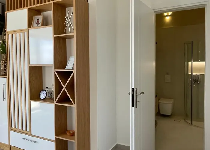 Grey Sea View Estate - Luxury Villas With Private Pool & Plunge Pool B&B